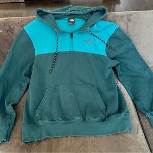 The North Face Men's Hoodie w/front pocket